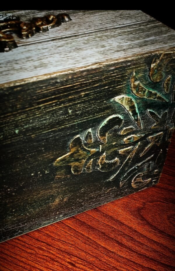Wooden Tissue Box Cover with Decoupage - Image 2