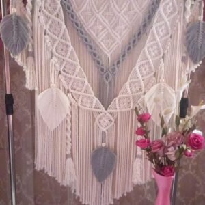 مكرميه معلقة