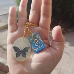 ميدالية من الريزن ... Hand made with 💕