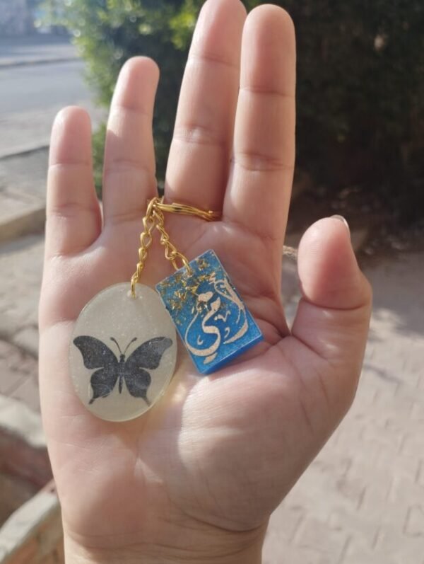 ميدالية من الريزن ... Hand made with 💕