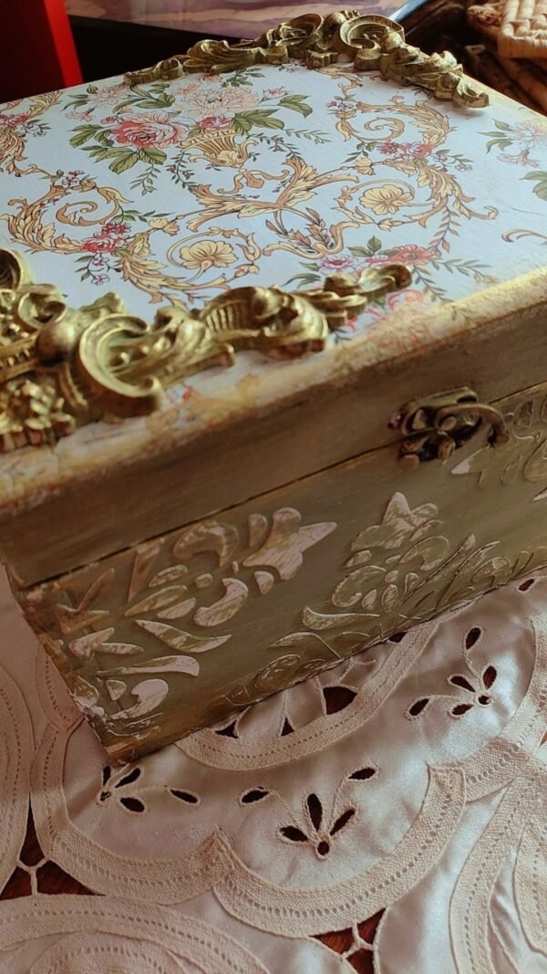 صندوق إكسسوارات ديكوباج هاند ميد | تصميم فني عملي - Image 5