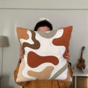 كوشن بتصميم مميز بانيش نيدل