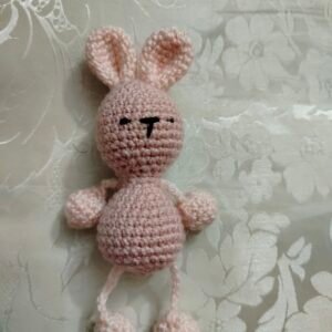 ميداليه كروشيه اكرلك أنيقة