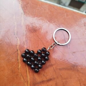 ميدالية قلب خرز اسود