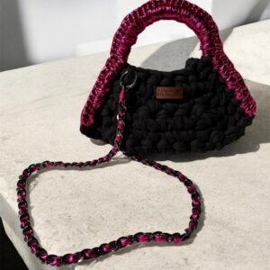 شنطه كروشيه اسود في ميتالك