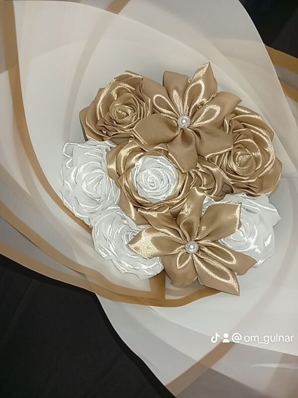 ⁦باقه ورد ساتان⁩ - الصورة ⁦3⁩